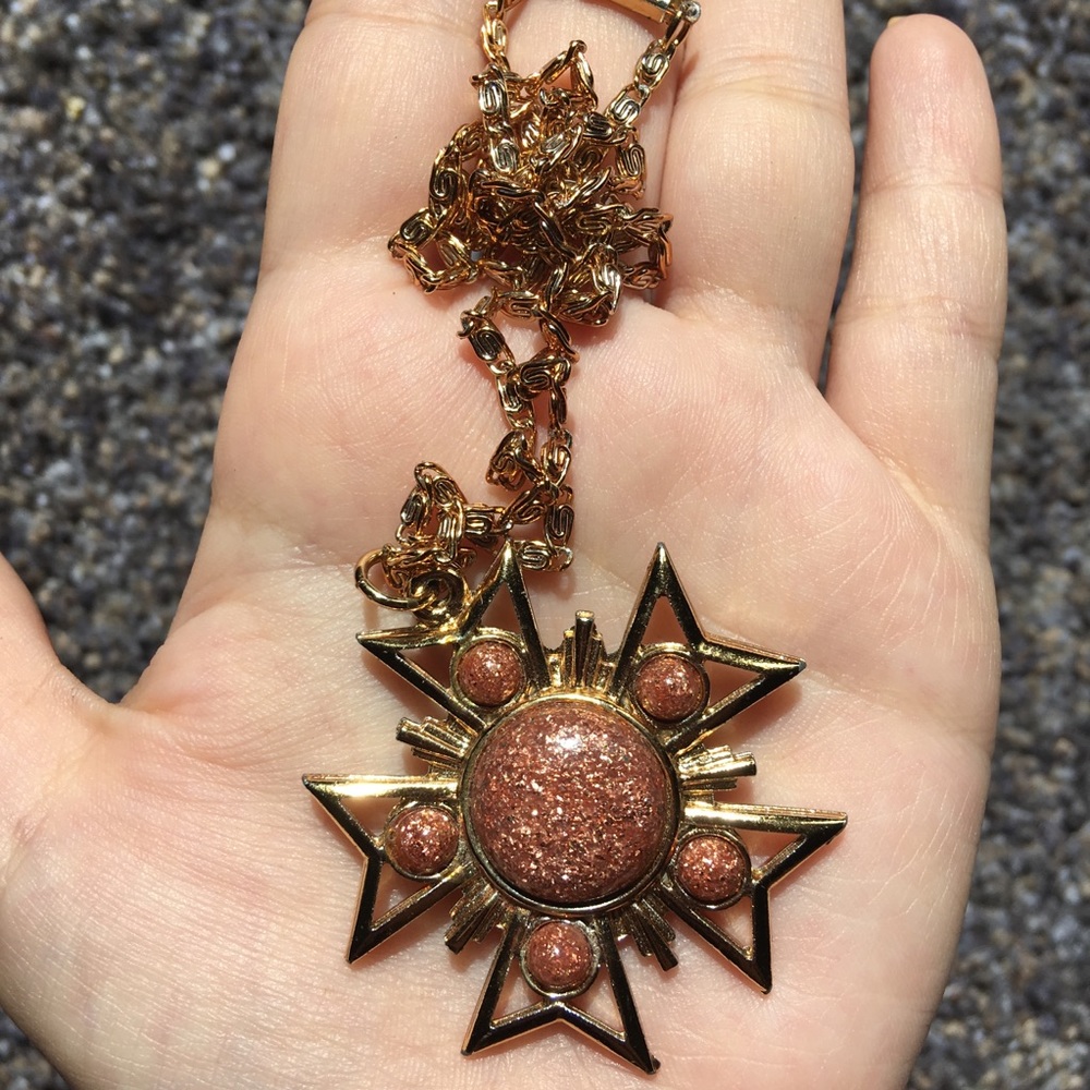 Vintage Glitzy Sun Pendant Necklace - Picture 15 of 15